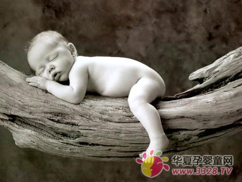 预防宝宝晚上睡觉哭闹的方法 预防宝宝晚上睡觉哭闹的方法