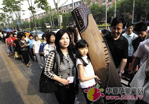 由孩子兴趣选特长 由孩子兴趣选特长
