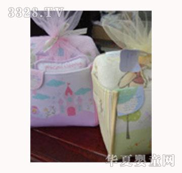 米尼可可童装精品袋装