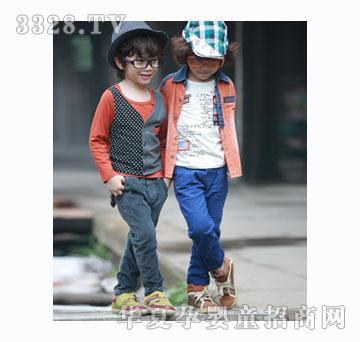 芽芽逗丁男童橙色系套装