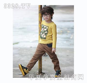芽芽逗丁男童休闲卡其色套装