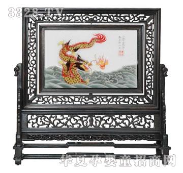 天禧龙跨五洲胎毛绣