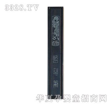 华瑞紫檀木银龙盒
