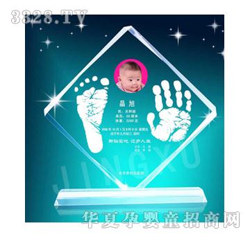 金鼎才达四海经典水晶手足印
