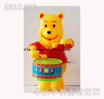 易腾上链摇摆打鼓维尼熊