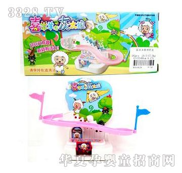 美淇喜洋洋攀梯轨道