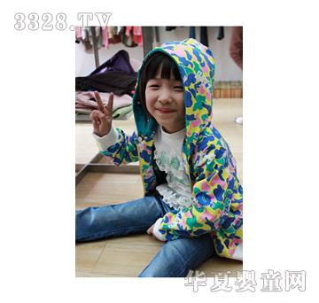 童美俊子女童花色外套