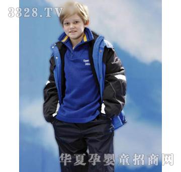 今童王带蓝色外套