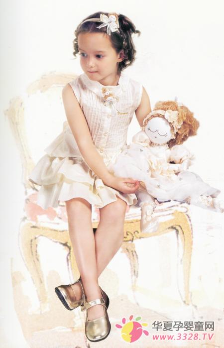 ���ɱ�ͯװ��������һ��Ư���ı���