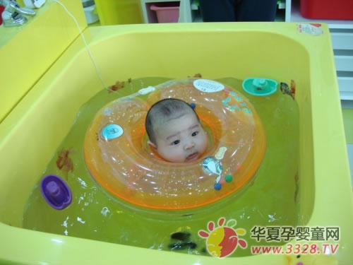 Ӥ����Ӿ��ˮ���Ƕ���