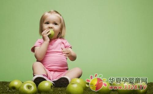 ������Ӥ����ñ�Թ���ʳ��